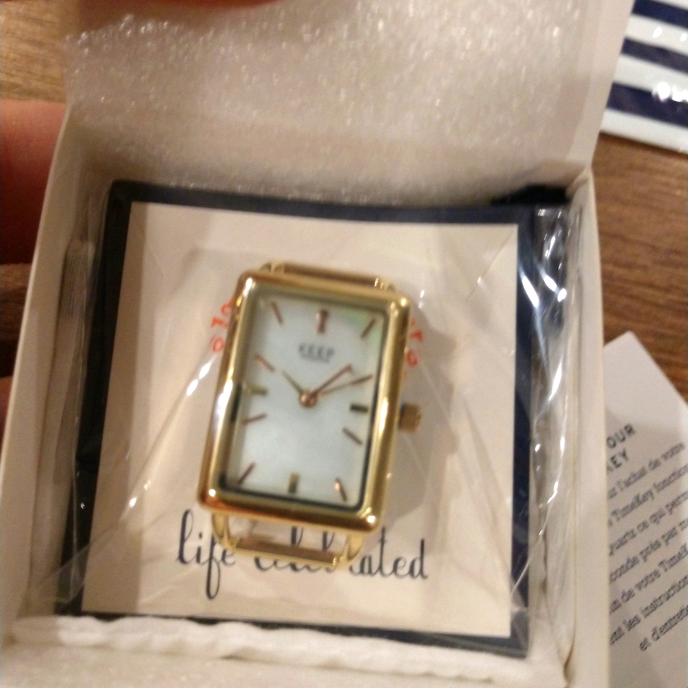 Keep collection rectangle gold watch